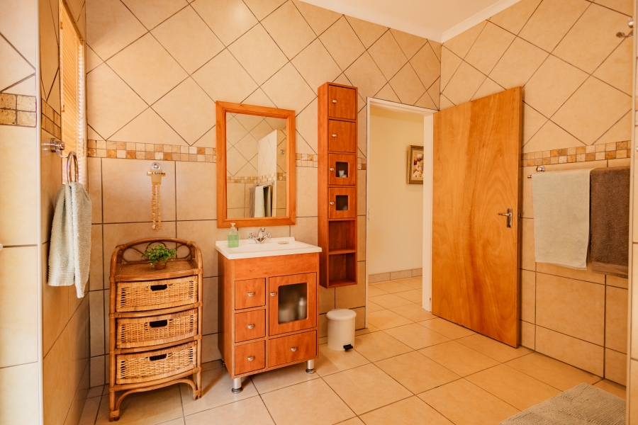 3 Bedroom Property for Sale in Louis Rood Western Cape